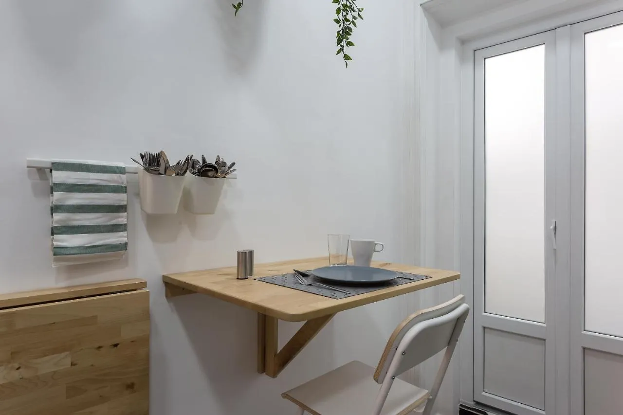 The Mulberry Tree Lisbon Hostel